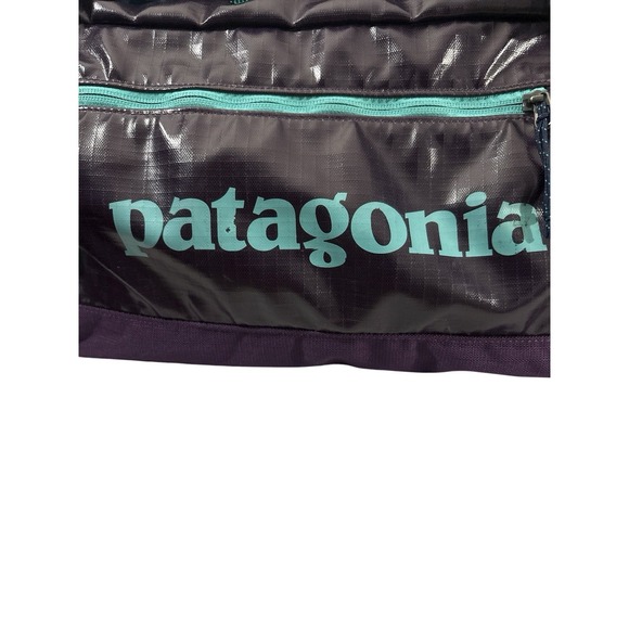 does the patagonia black hole duffel have a shoulder strap Patagonia Black Hole Duffel Bag 40L Review
